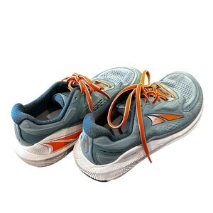 Alta size 8 running shoes
